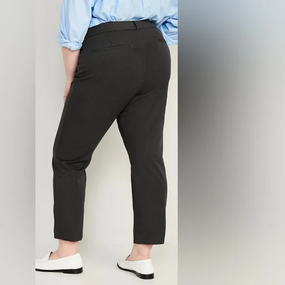 🎉 SALE 🎉 NWT Old Navy High-Waisted Pixie Straight Pants - Picture 8 of 8